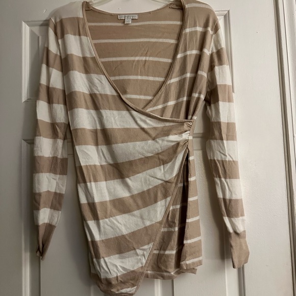 Women’s sweater - Picture 1 of 1